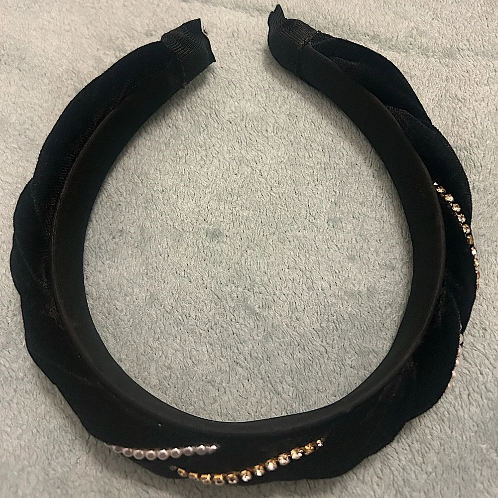 Francesca’s Rhinestone Twisted Headband - Picture 6 of 7